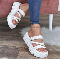 Sandalia Bichota con Trenzas – Estilo Audaz y Comodidad para Cualquier Ocasión